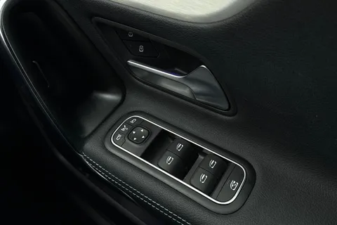 WM72AHD Mercedes-Benz Cla Class 1.3 CLA180 AMG Line (Executive) Coupe 7G-DCT Euro 6 (s/s) 4dr Thumbnail #19