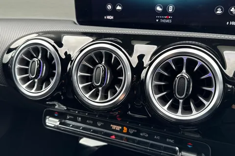 WM72AHD Mercedes-Benz Cla Class 1.3 CLA180 AMG Line (Executive) Coupe 7G-DCT Euro 6 (s/s) 4dr Thumbnail #49