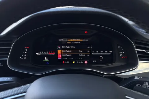 MP73XNV Audi SQ7 Black Edition TFSI 507 PS tiptronic Thumbnail #50