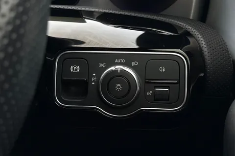 WM72AHD Mercedes-Benz Cla Class 1.3 CLA180 AMG Line (Executive) Coupe 7G-DCT Euro 6 (s/s) 4dr Thumbnail #60