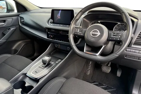 YF72UNV Nissan Qashqai 1.3 DIG-T MHEV Acenta Premium XTRON Euro 6 (s/s) 5dr Thumbnail #9