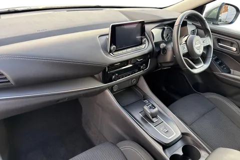 YF72UNV Nissan Qashqai 1.3 DIG-T MHEV Acenta Premium XTRON Euro 6 (s/s) 5dr Thumbnail #10