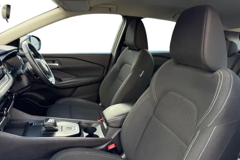 YF72UNV Nissan Qashqai 1.3 DIG-T MHEV Acenta Premium XTRON Euro 6 (s/s) 5dr Thumbnail #12