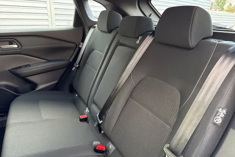 YF72UNV Nissan Qashqai 1.3 DIG-T MHEV Acenta Premium XTRON Euro 6 (s/s) 5dr Thumbnail #15