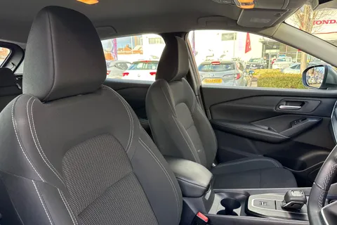 YF72UNV Nissan Qashqai 1.3 DIG-T MHEV Acenta Premium XTRON Euro 6 (s/s) 5dr Thumbnail #22