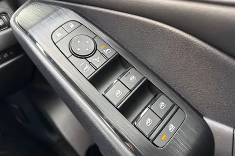 YF72UNV Nissan Qashqai 1.3 DIG-T MHEV Acenta Premium XTRON Euro 6 (s/s) 5dr Thumbnail #26