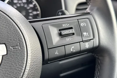 YF72UNV Nissan Qashqai 1.3 DIG-T MHEV Acenta Premium XTRON Euro 6 (s/s) 5dr Thumbnail #28