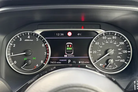 YF72UNV Nissan Qashqai 1.3 DIG-T MHEV Acenta Premium XTRON Euro 6 (s/s) 5dr Thumbnail #33