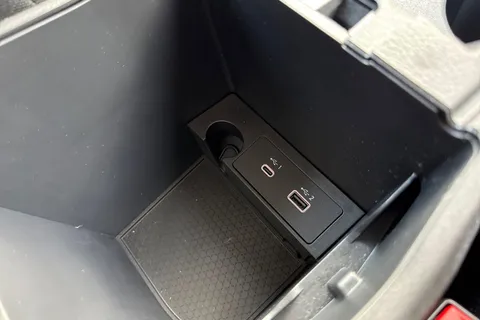 YF72UNV Nissan Qashqai 1.3 DIG-T MHEV Acenta Premium XTRON Euro 6 (s/s) 5dr Thumbnail #36