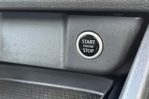 YF72UNV Nissan Qashqai 1.3 DIG-T MHEV Acenta Premium XTRON Euro 6 (s/s) 5dr Thumbnail #38