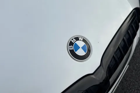 BP70OJO BMW 3 Series 2.0 330e 12kWh M Sport Auto Euro 6 (s/s) 4dr Thumbnail #26