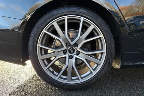 PJ73XGT Audi A6 Avant Avant Black Edition 40 TDI quattro 204 PS S tronic Thumbnail #14