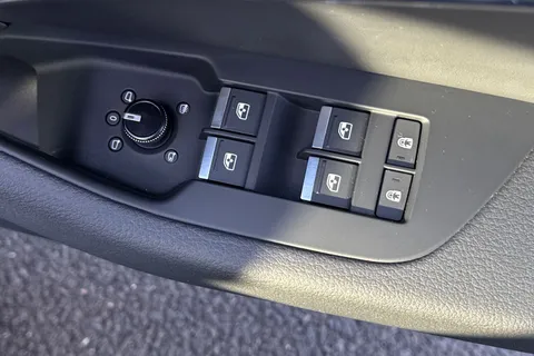 PJ73XGT Audi A6 Avant Avant Black Edition 40 TDI quattro 204 PS S tronic Thumbnail #22