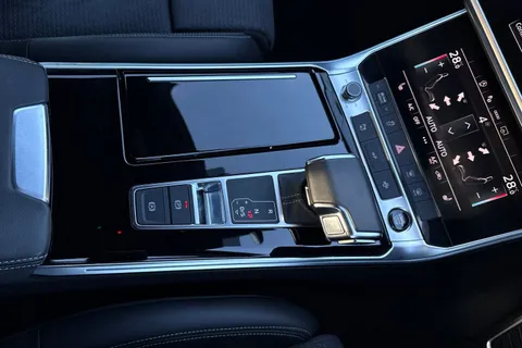 PJ73XGT Audi A6 Avant Avant Black Edition 40 TDI quattro 204 PS S tronic Thumbnail #24