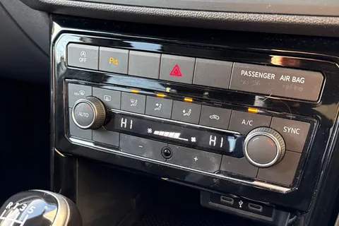 DF21YCJ Volkswagen T-Cross 1.0 TSI R-Line Euro 6 (s/s) 5dr Thumbnail #23