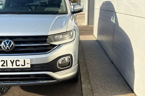 DF21YCJ Volkswagen T-Cross 1.0 TSI R-Line Euro 6 (s/s) 5dr Thumbnail #27