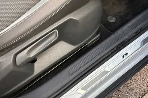 DF21YCJ Volkswagen T-Cross 1.0 TSI R-Line Euro 6 (s/s) 5dr Thumbnail #41