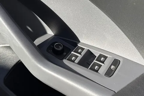 DF21YCJ Volkswagen T-Cross 1.0 TSI R-Line Euro 6 (s/s) 5dr Thumbnail #42