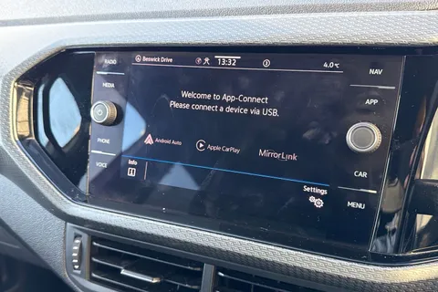 DF21YCJ Volkswagen T-Cross 1.0 TSI R-Line Euro 6 (s/s) 5dr Thumbnail #48