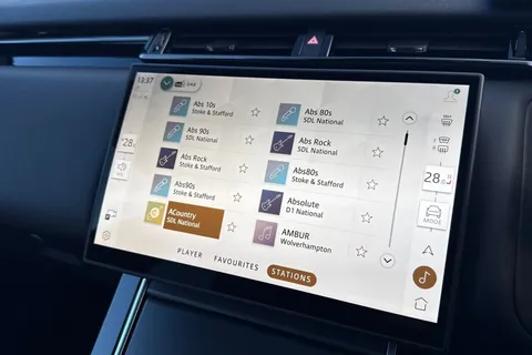 KS74DPU Land Rover Range Rover Velar 3.0 D300 Dynamic HSE 5dr Thumbnail #35