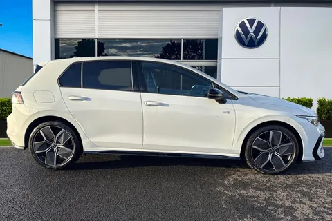 MV75UNY Volkswagen Golf 2.0 TDI 150 Black Edition 5dr DSG Thumbnail #4