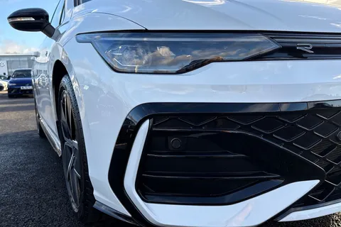 MV75UNY Volkswagen Golf 2.0 TDI 150 Black Edition 5dr DSG Thumbnail #10