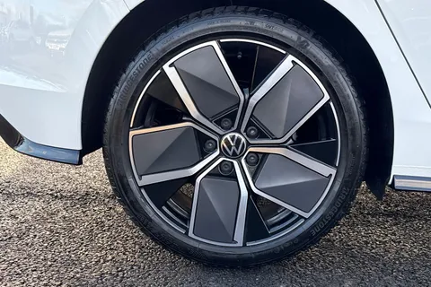 MV75UNY Volkswagen Golf 2.0 TDI 150 Black Edition 5dr DSG Thumbnail #12