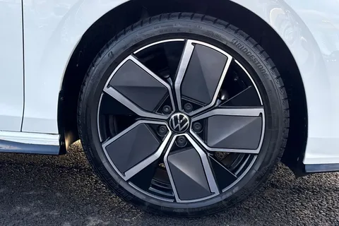 MV75UNY Volkswagen Golf 2.0 TDI 150 Black Edition 5dr DSG Thumbnail #13