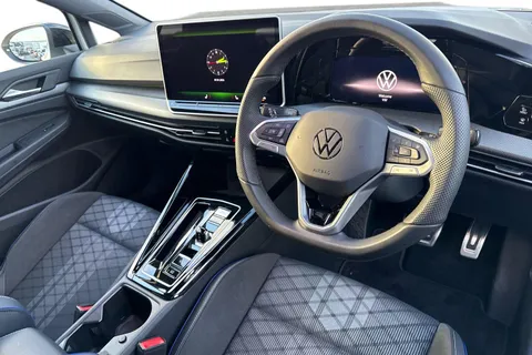 MV75UNY Volkswagen Golf 2.0 TDI 150 Black Edition 5dr DSG Thumbnail #15