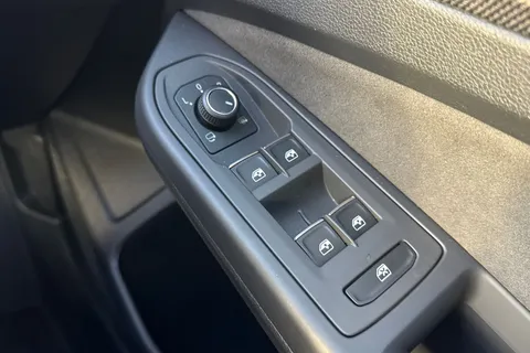 MV75UNY Volkswagen Golf 2.0 TDI 150 Black Edition 5dr DSG Thumbnail #22