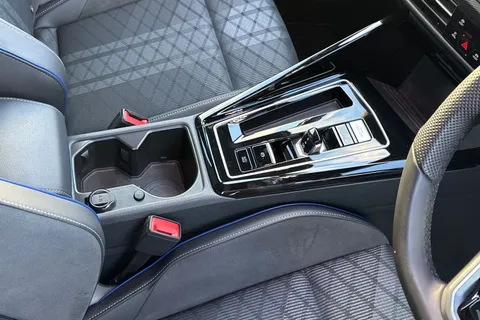 MV75UNY Volkswagen Golf 2.0 TDI 150 Black Edition 5dr DSG Thumbnail #24