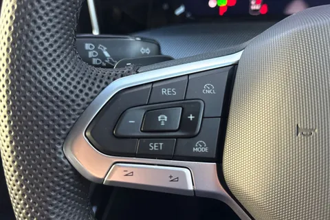 MV75UNY Volkswagen Golf 2.0 TDI 150 Black Edition 5dr DSG Thumbnail #37