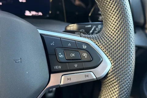 MV75UNY Volkswagen Golf 2.0 TDI 150 Black Edition 5dr DSG Thumbnail #38