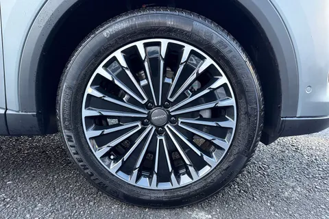  Omoda 9 1.5T SHS 34.46kWh Noble DHT3 4WD Euro 6 (s/s) 5dr Thumbnail #6