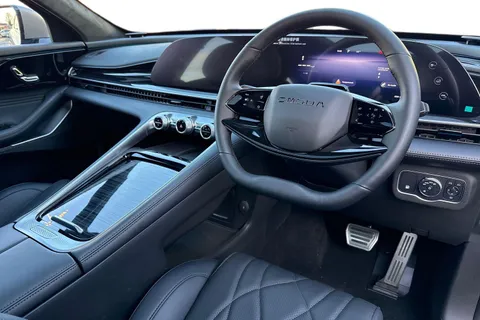  Omoda 9 1.5T SHS 34.46kWh Noble DHT3 4WD Euro 6 (s/s) 5dr Thumbnail #12