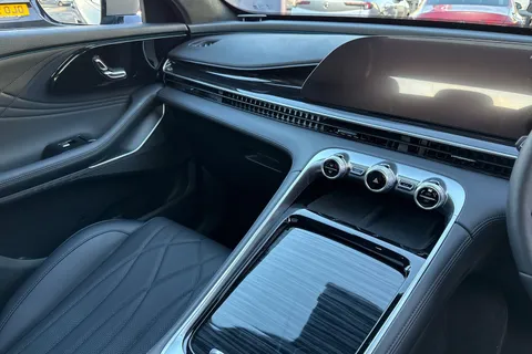  Omoda 9 1.5T SHS 34.46kWh Noble DHT3 4WD Euro 6 (s/s) 5dr Thumbnail #14