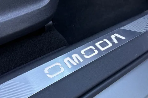  Omoda 9 1.5T SHS 34.46kWh Noble DHT3 4WD Euro 6 (s/s) 5dr Thumbnail #46
