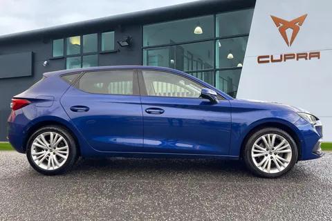 DF70MLY SEAT Leon 1.5 TSI EVO SE Dynamic Euro 6 (s/s) 5dr Thumbnail #3