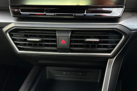 DF70MLY SEAT Leon 1.5 TSI EVO SE Dynamic Euro 6 (s/s) 5dr Thumbnail #22