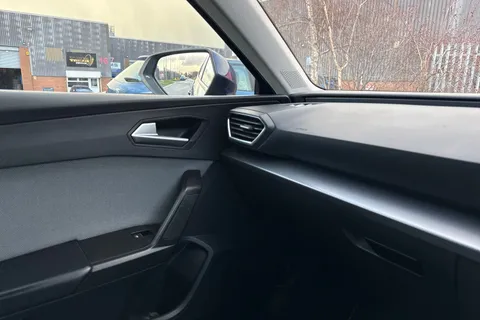 DF70MLY SEAT Leon 1.5 TSI EVO SE Dynamic Euro 6 (s/s) 5dr Thumbnail #32