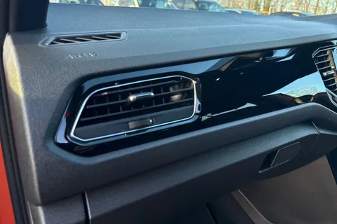 MK21YSW Volkswagen T-Roc 1.5 TSI EVO Black Edition 5dr DSG Thumbnail #30