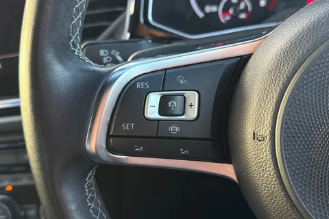 MK21YSW Volkswagen T-Roc 1.5 TSI EVO Black Edition 5dr DSG Thumbnail #31