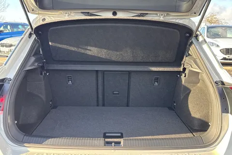 YP25XVT Volkswagen T-Roc 1.5 TSI R-Line 5dr Thumbnail #10