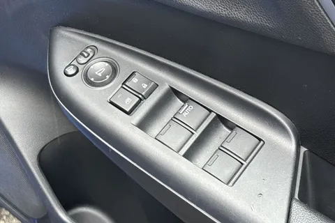 SR69JZV Honda Jazz 1.3 i-VTEC SE 5dr CVT Thumbnail #24