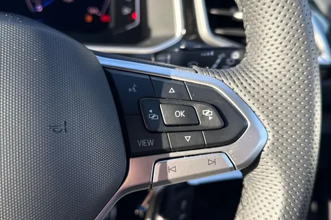 YP25XVT Volkswagen T-Roc 1.5 TSI R-Line 5dr Thumbnail #34