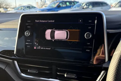 YP25XVT Volkswagen T-Roc 1.5 TSI R-Line 5dr Thumbnail #41