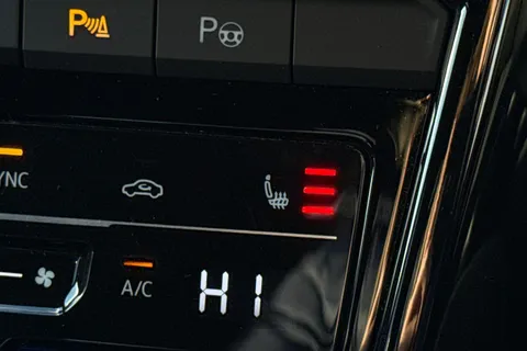 YP25XVT Volkswagen T-Roc 1.5 TSI R-Line 5dr Thumbnail #42