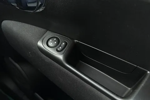 DX20JKO FIAT 500 1.0 MHEV Lounge Euro 6 (s/s) 3dr Thumbnail #19