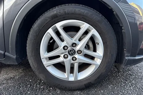 FH22EHT Toyota C-Hr 1.8 VVT-h Icon CVT Euro 6 (s/s) 5dr Thumbnail #11