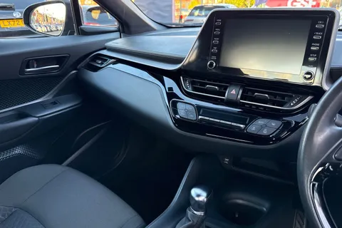 FH22EHT Toyota C-Hr 1.8 VVT-h Icon CVT Euro 6 (s/s) 5dr Thumbnail #21